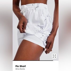 Flo Short buff bunny white marble